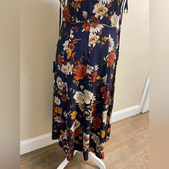 Lulus Flourishing Flirt Navy Blue Floral Cutout Halter Midi Dress Large NWT - Picture 13 of 15
